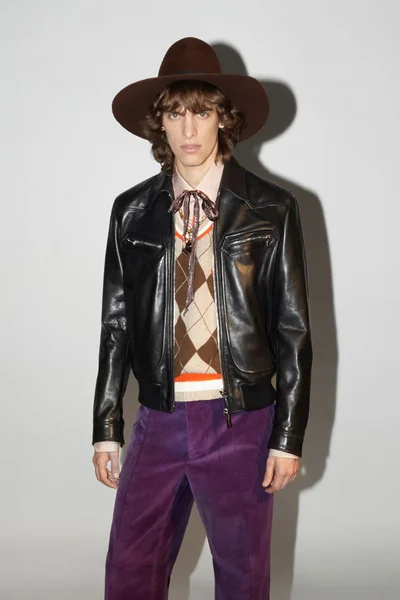 Look 4